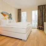 Strandresidenzen Bansin, Schloonpalais 4